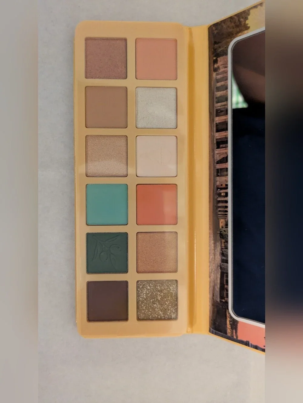 Benvenuti a Roma Eyeshadow Palette - Pastel Pink & Mint Shades 2/$6